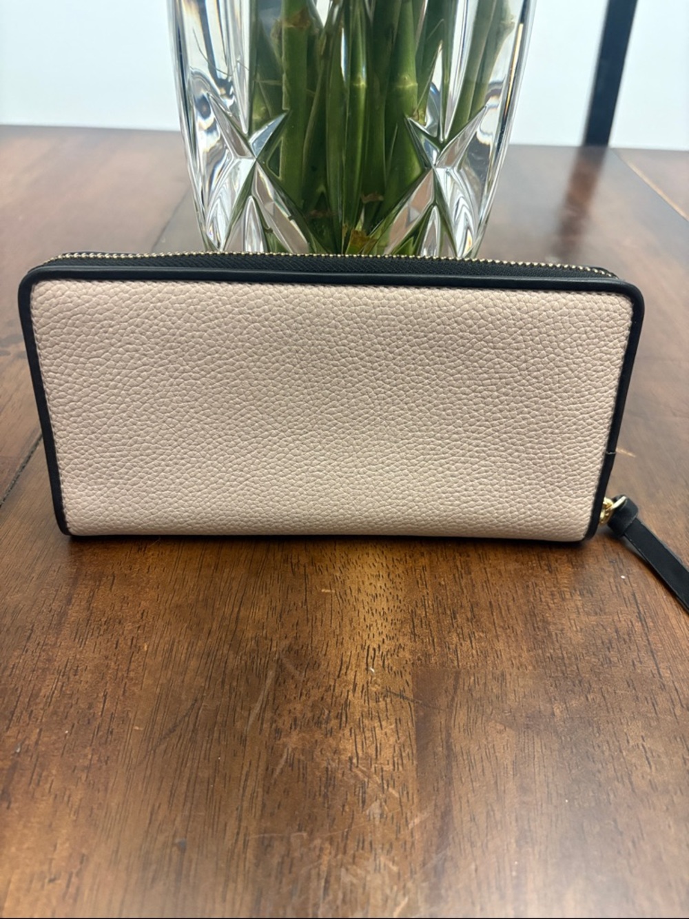 Kate Spade pebble leather blush pink zip-around wallet with black trim. NWOT. - Picture 3 of 12